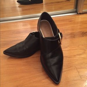 Zara’s trafaluc leather flats